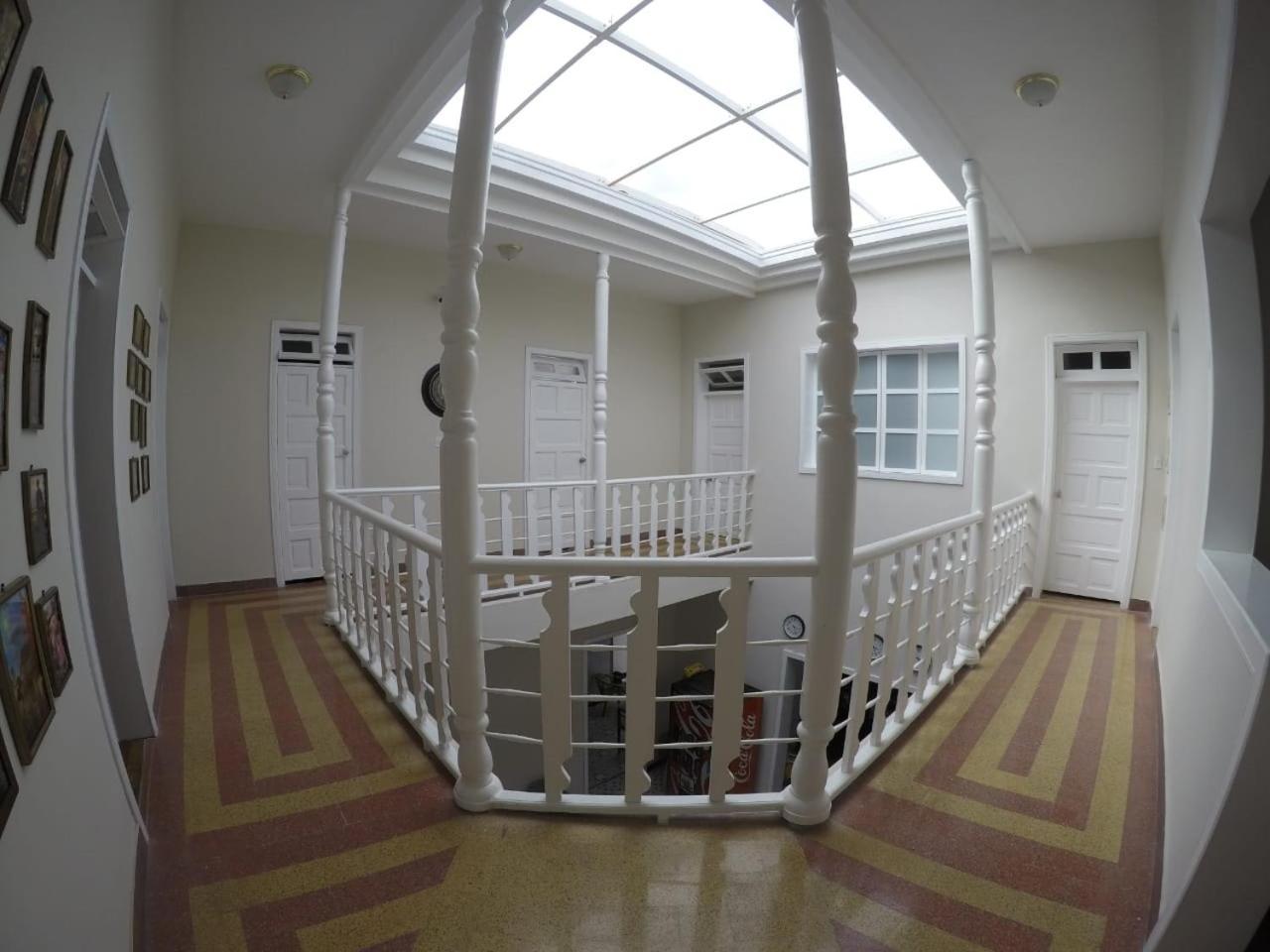 Nomad Hostel เมเดยิน ภายนอก รูปภาพ