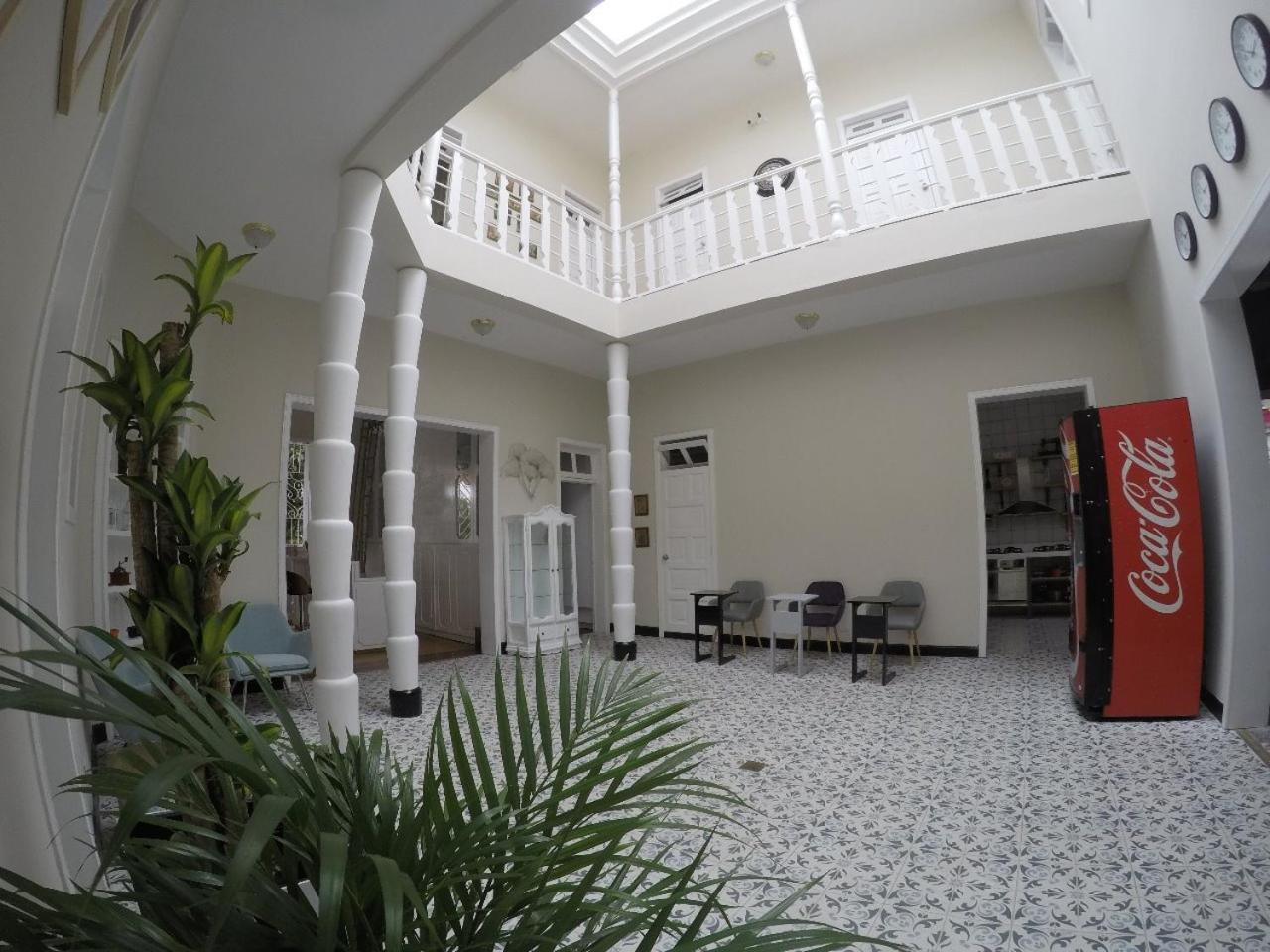 Nomad Hostel เมเดยิน ภายนอก รูปภาพ
